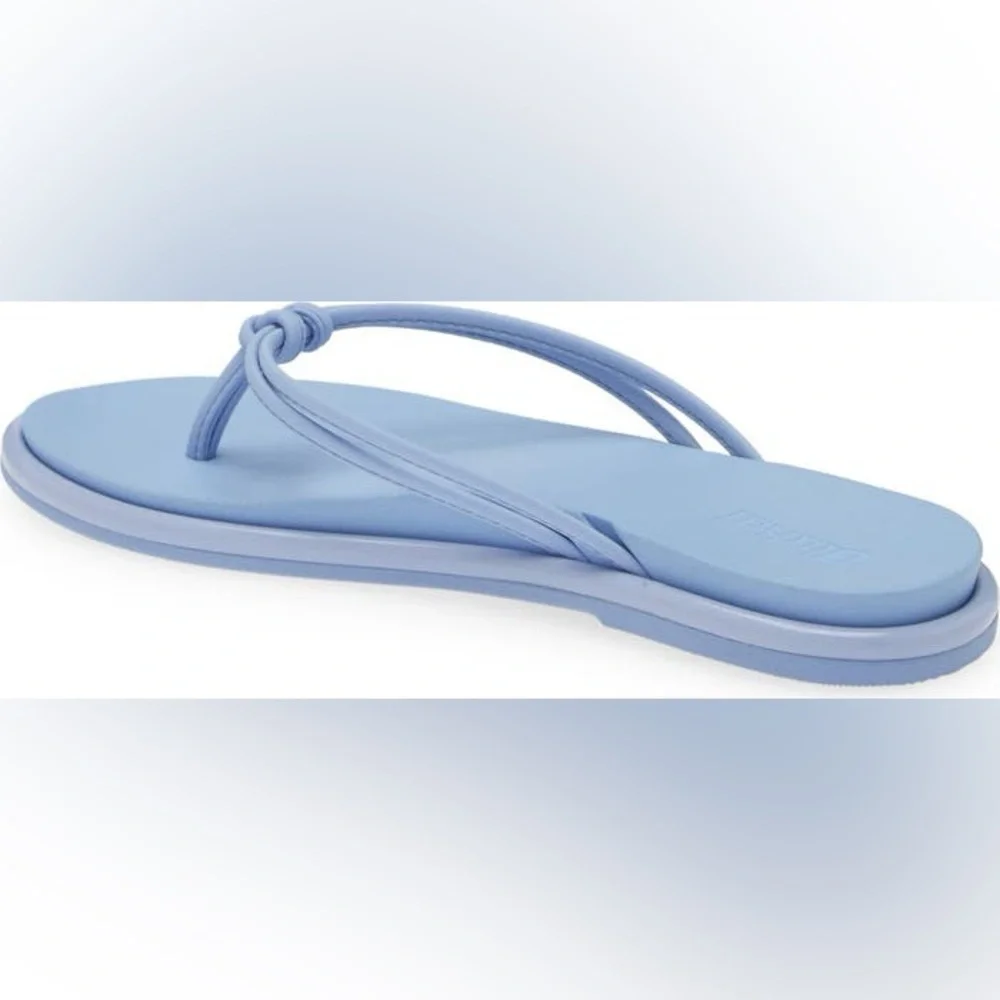 Olukai Women's Blue Flip Flop Sandals Color: Cloud Blue / Cloud Blue size 8